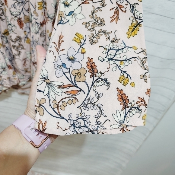 ASTR THE LABEL PINK FLORAL LONG SLEEVE ROMPER, SZ LARGE, ORG SOLD on REVOLVE - Picture 7 of 13